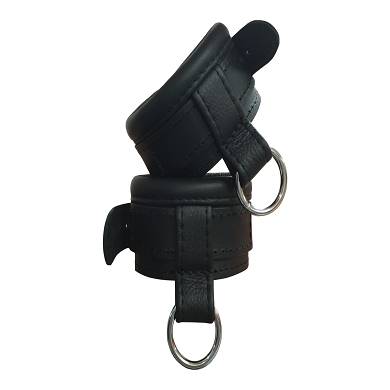schicke-leder-handfessel