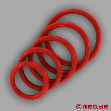 cazzomeo-roter-cockring-aus-gummi