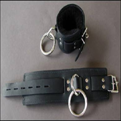 premium-leder-fesseln-mit-fleecefutter