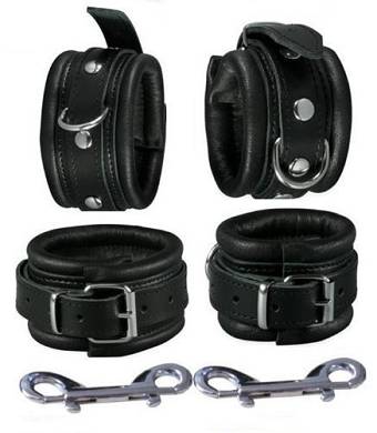 leder_hand_und_fuszlig_fesseln_gepolstert_handfess