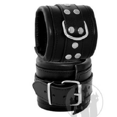 handfessel-breit-schwarz-mit-massiven-d-ringen