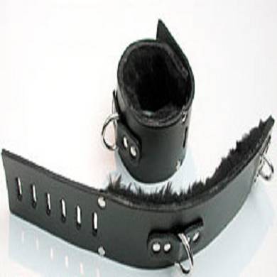 Leder Handfesseln mit Fleecefutter und D-Ring