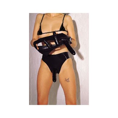 latex-slip-mit-einem-auen-kunstglied-und-zwei-innen-dildos