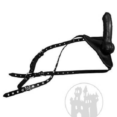 strap-on-m-schwarzem-dildo