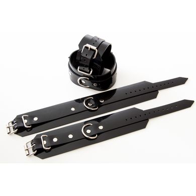 set-hand-und-fufessel-aus-schwarzen-pvc