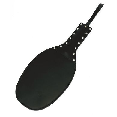 leder_paddle_mit_nietenverzierung