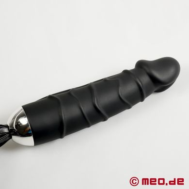 lorenzo-peitsche-mit-dildogriff