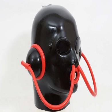 disziplin-maske-mit-ohrenpolster
