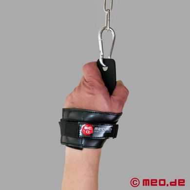 hitech-bdsm-handfesseln